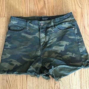 Judy Blue Camo Jean shorts
